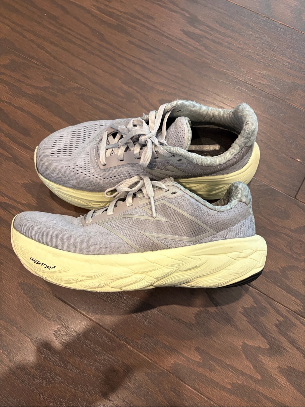 New Balance Women’s Fresh Foam 1080 shoes, size 6.5